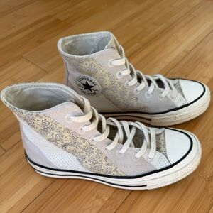 Converse Chuck Taylor Floral Embroidered Women’s Sneakers Size 5.5 EUC